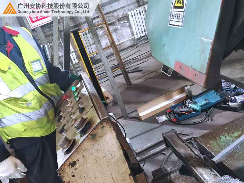 狹小空間安全防護？單邊光柵輕松解決