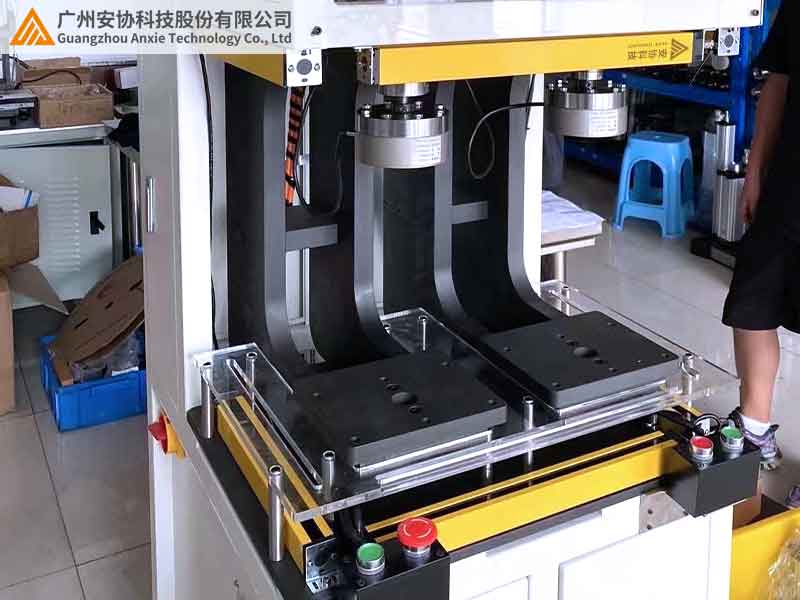 安全光柵保障設(shè)備穩(wěn)定運行案例.jpg