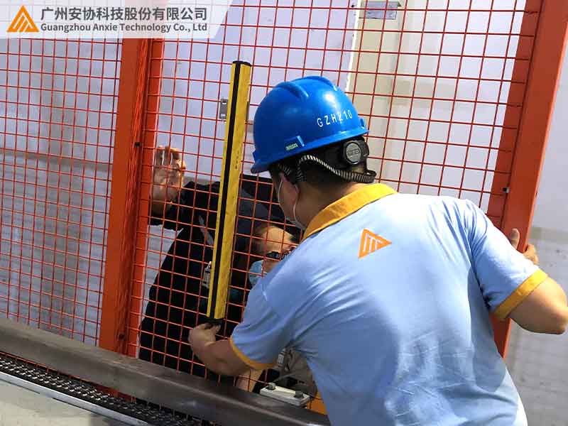 安全光柵安裝高度與角度設(shè)置案例.jpg
