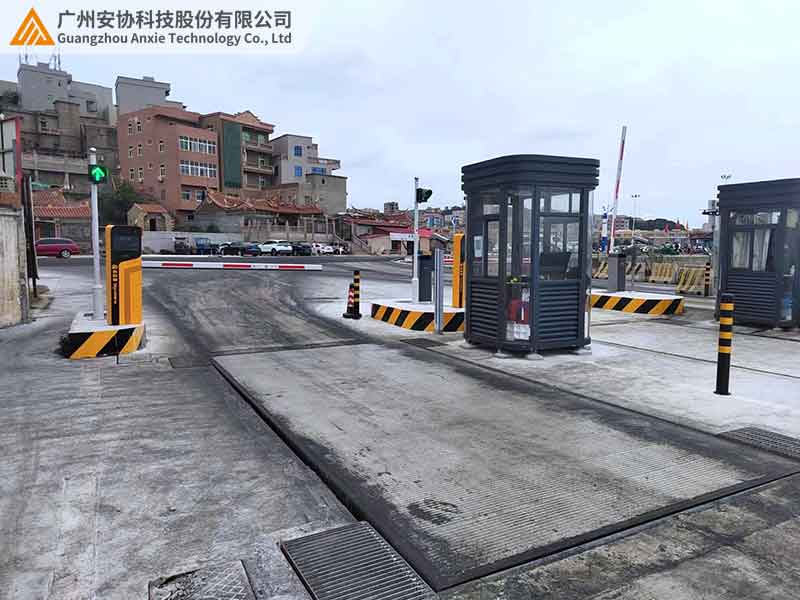抗陽(yáng)光單邊光柵戶外案例.jpg