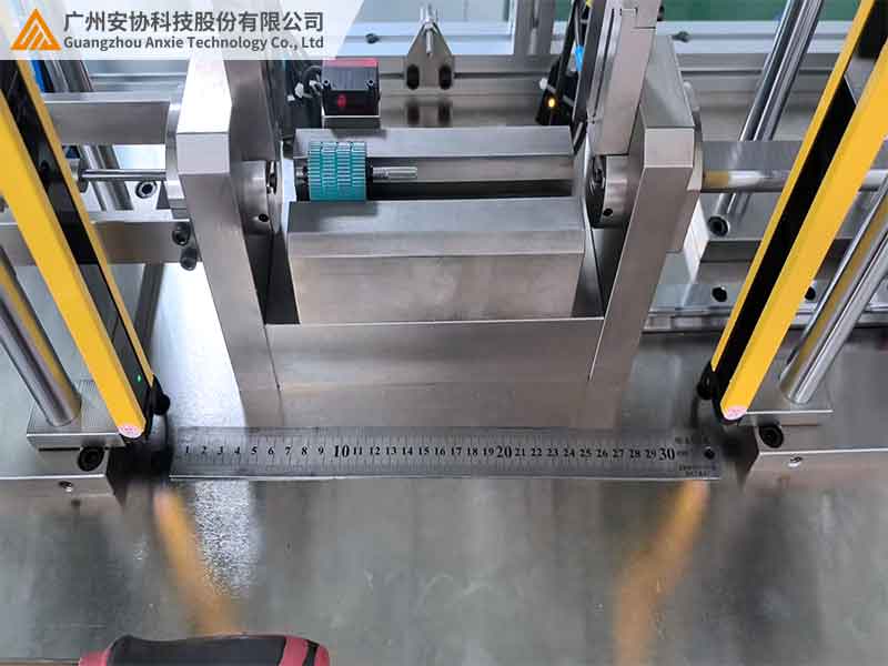 自動化設(shè)備紅外光柵防夾保護(hù)案例.jpg