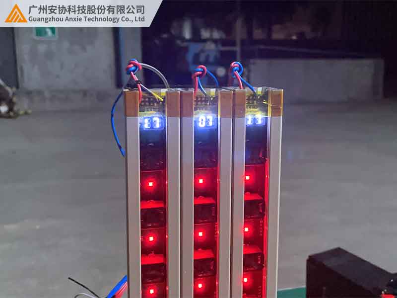 多頻道光幕在地鐵安全門的應(yīng)用案例.jpg
