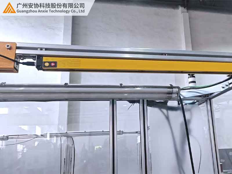 機械臂急停單邊光柵防護案例.jpg